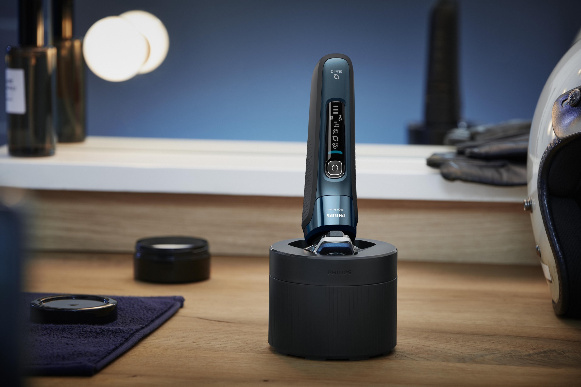 Philips Series 7000 S7882/55 Wet&Dry holiaci strojček - strojček v čistiacej stanici