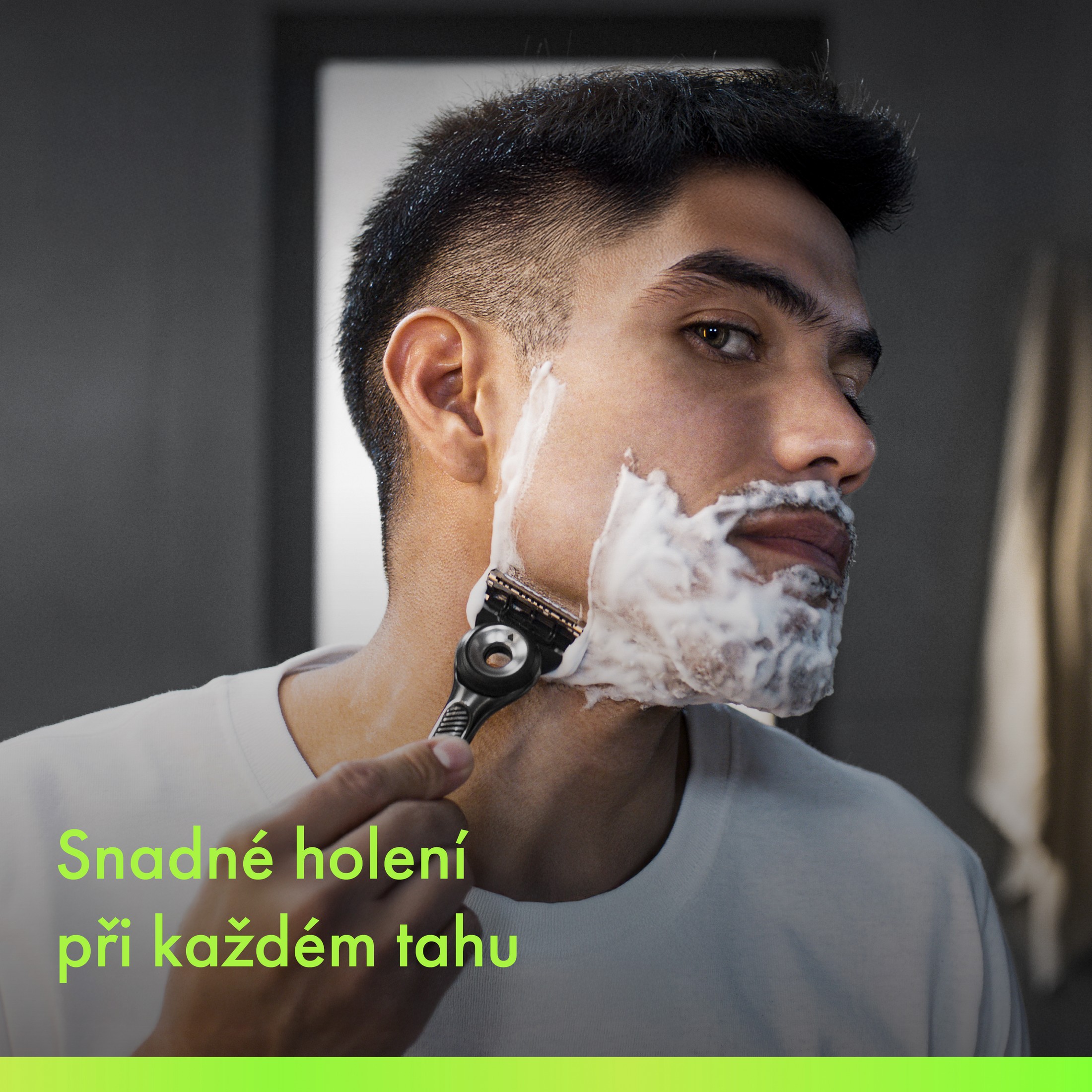 Gillette Labs holiaci strojček + hlavica + držiak na stenu